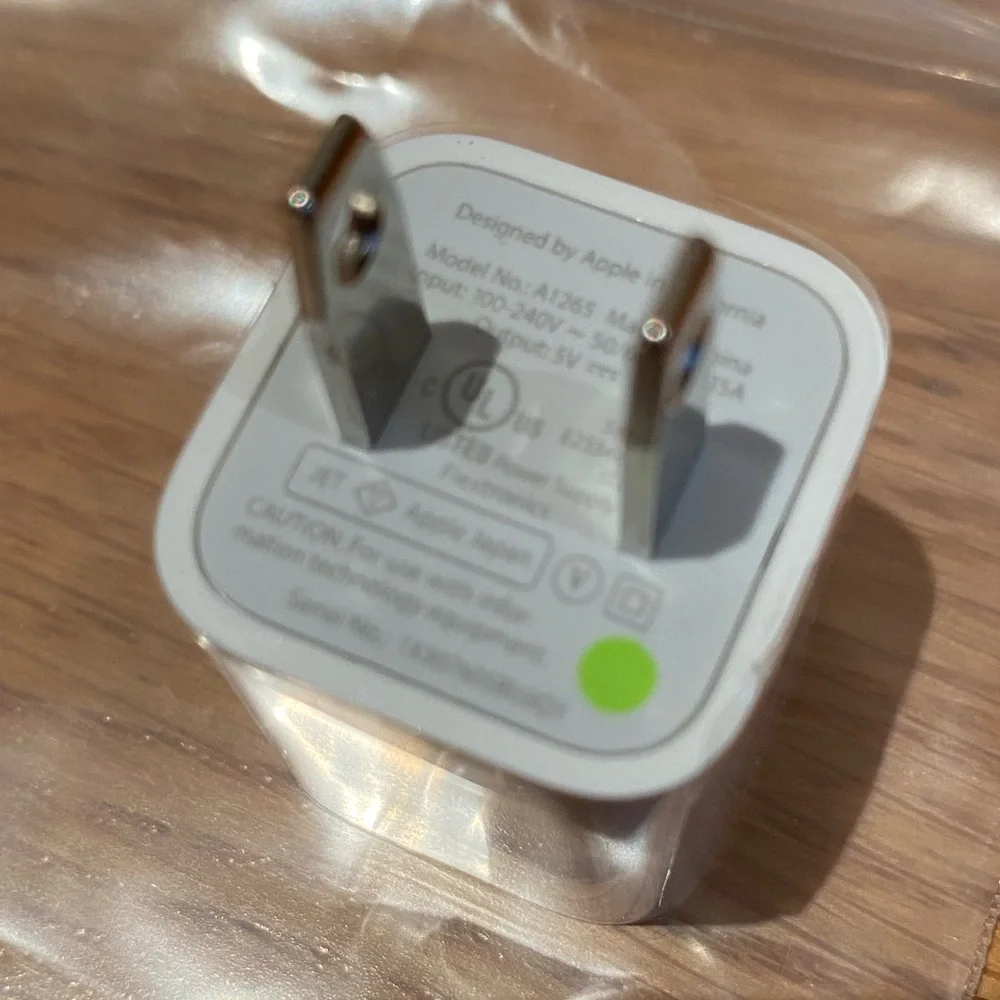 NEW Apple USB Power Adapter🔌 Plug, white